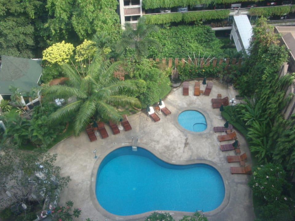 Pool The Tawana Bangkok