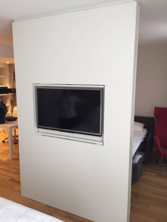 Fernsehwand NH Collection Hamburg City