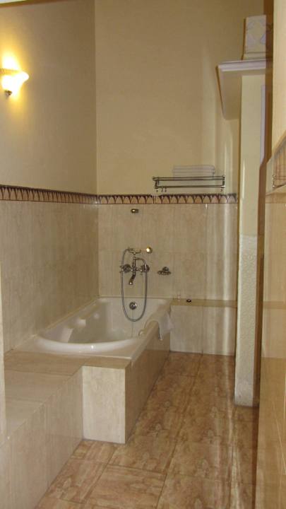 Badewanne im Bad Hotel Mandawa Haveli