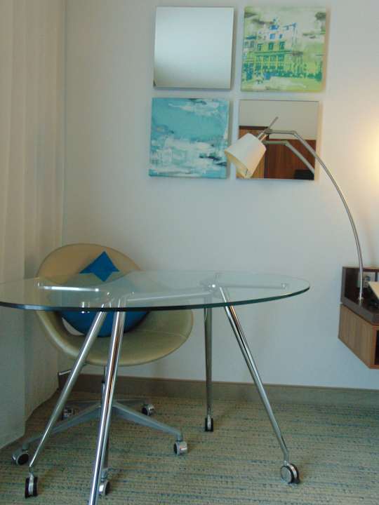 Zimmer Hotel Courtyard by Marriott Cologne