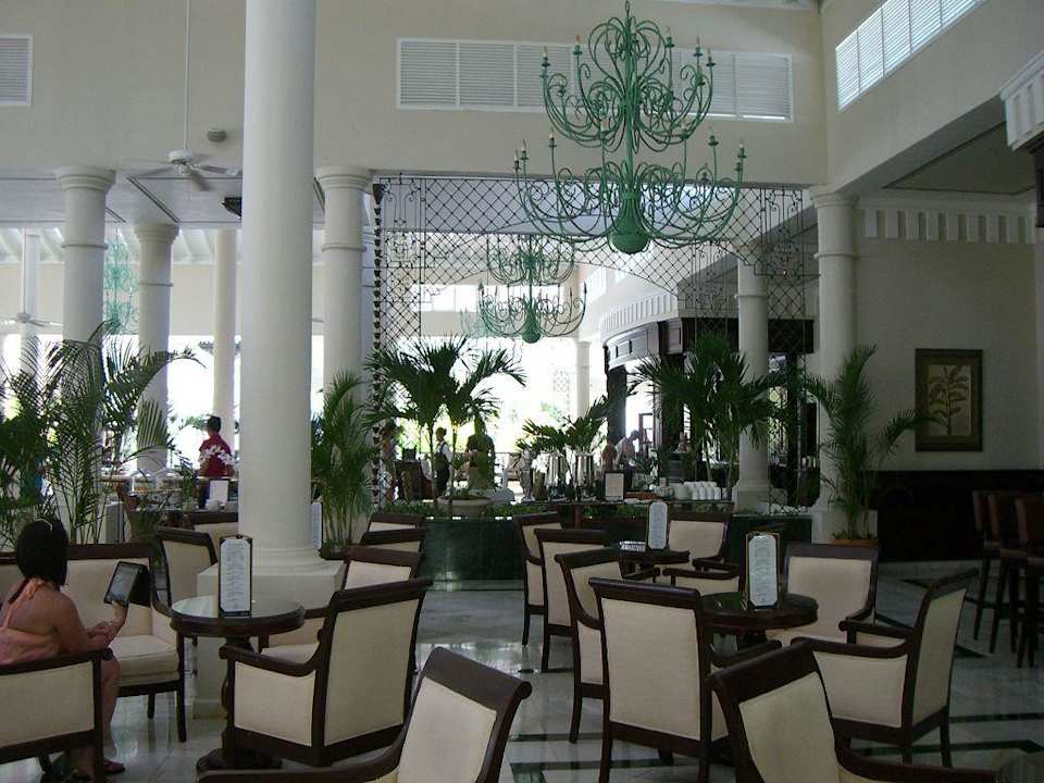 Lobby, Bar und Rezeption Bahia Principe Luxury Ambar