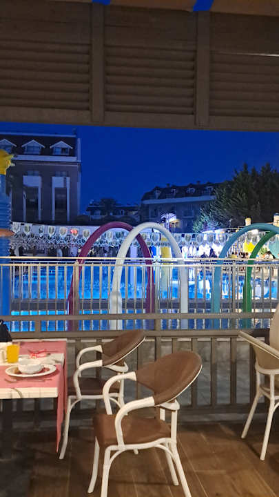 Pool Side Story Resort & Spa