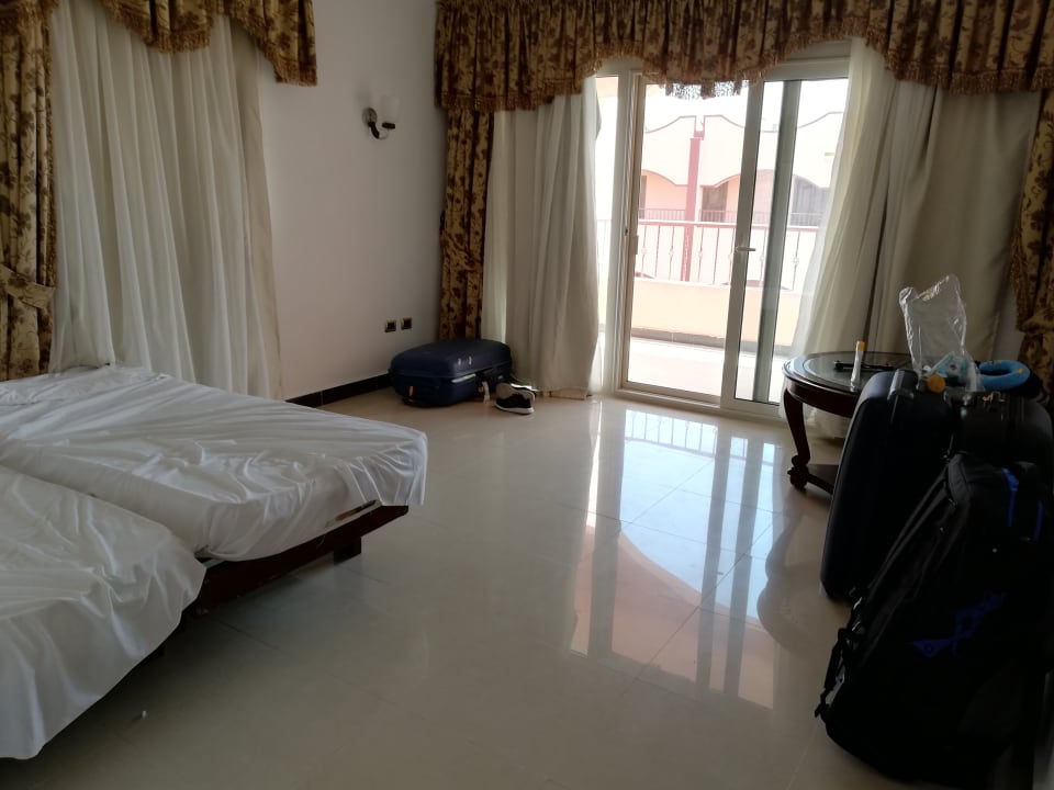 Zimmer Three Corners Happy Life Beach Resort