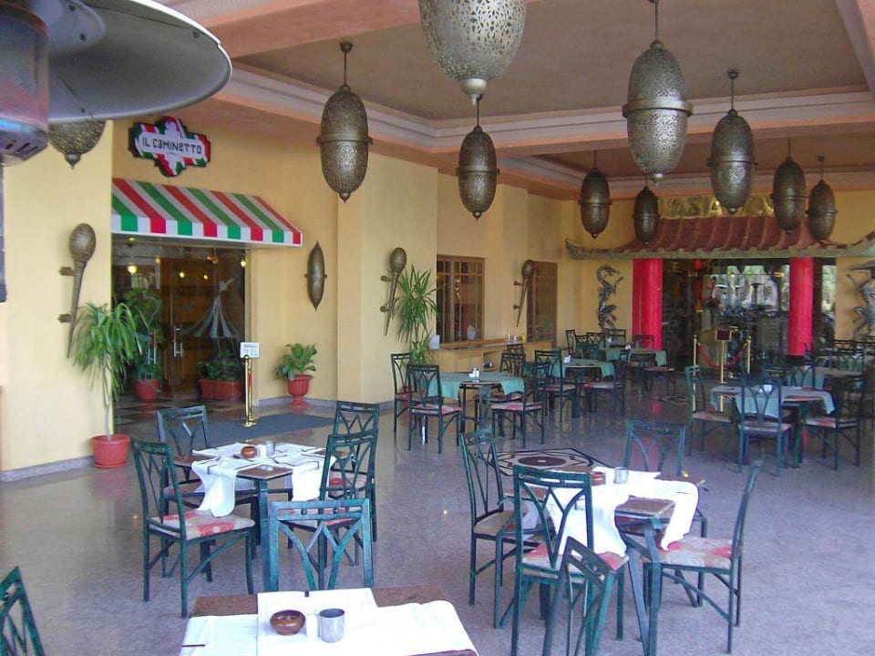das Italenisches und das Chinesisches Restaurant Pickalbatros Palace Resort