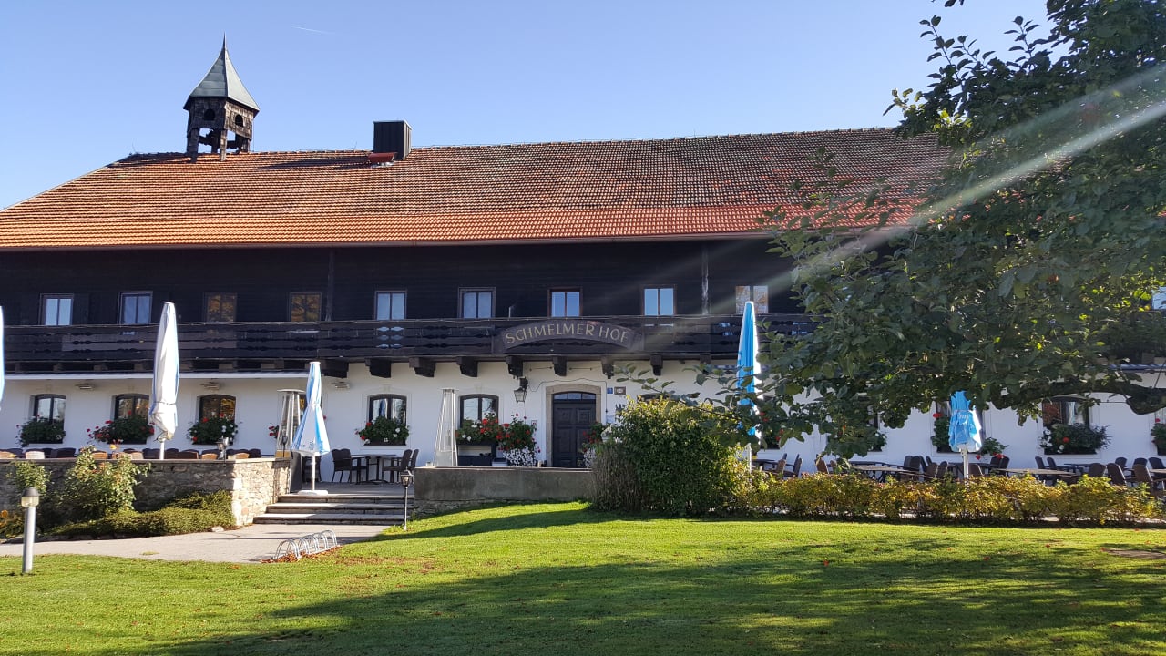 Außenansicht Hotel Gut Schmelmerhof