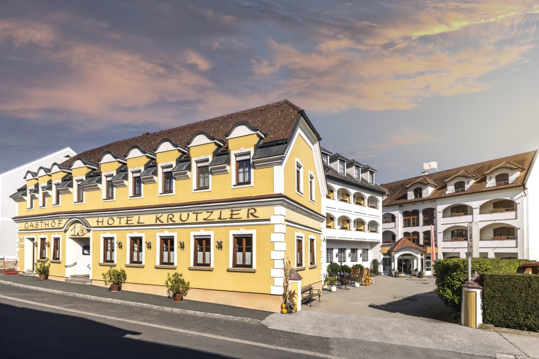 Außenansicht beim Krutzler Genussgasthof & Hotel
