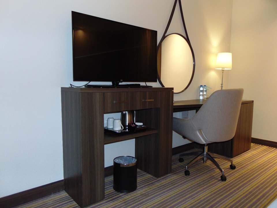 Zimmer Hampton By Hilton Dubai Airport