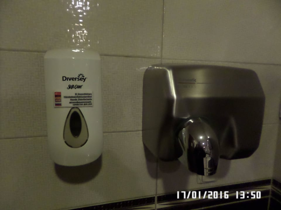 Müsste tiefer hängen/spritzt ins Gesicht Aydinbey Kings Palace & Spa