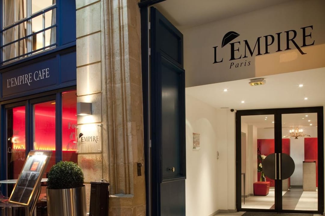 Façade Hotel L'empire Paris