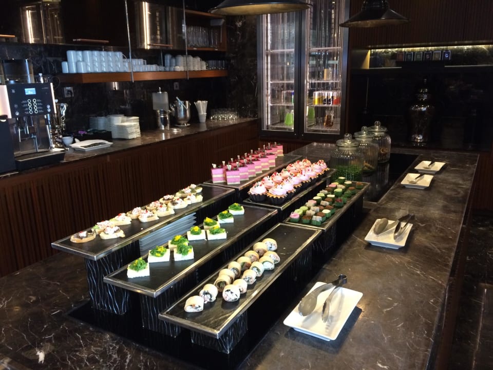 Tea Time! Hilton Sukhumvit Bangkok