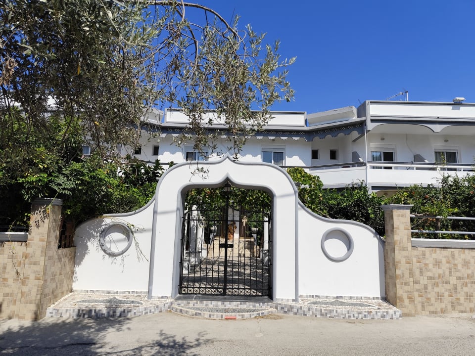 Außenansicht Hotel Dimitra
