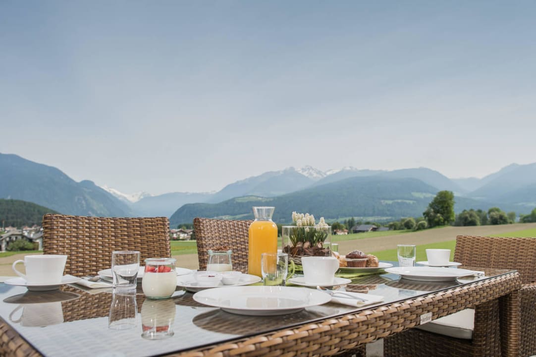 Frühstück im Freien Garni Hotel Hochgruber