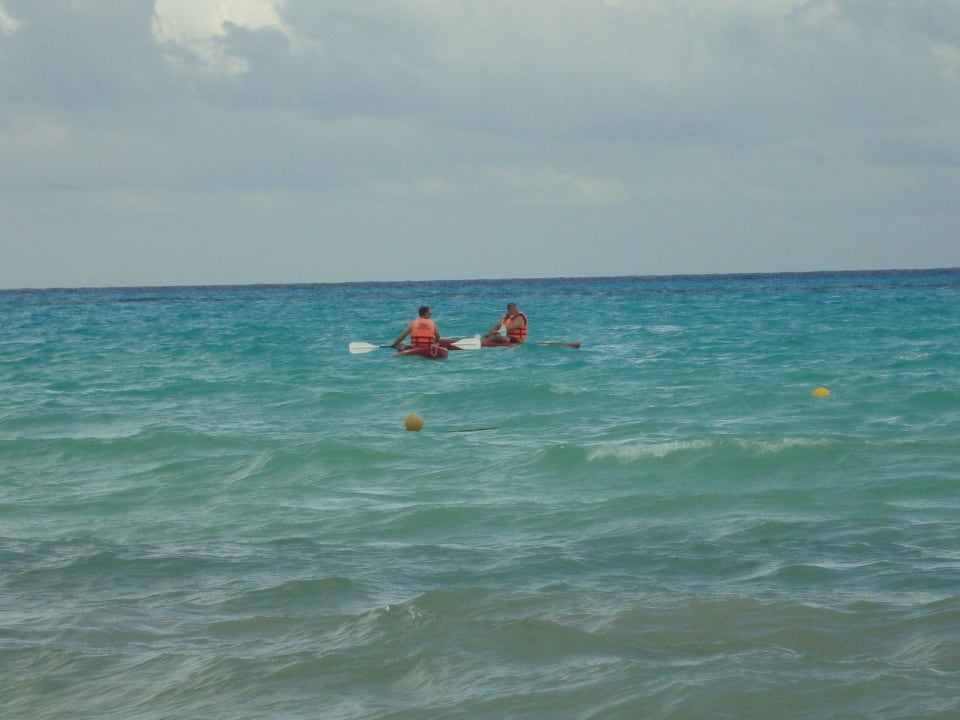 Kanus am Hotel-Strand Hotel Riu Palace Riviera Maya