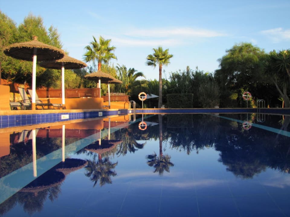 Hauptpool (20 m Bahnen) Finca Amapola - Agrotourismus Hotel