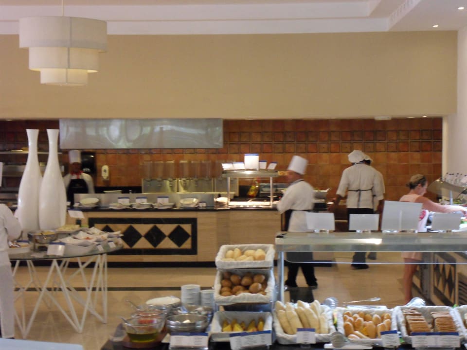 Restaurant...   Bahia Principe Grand El Portillo