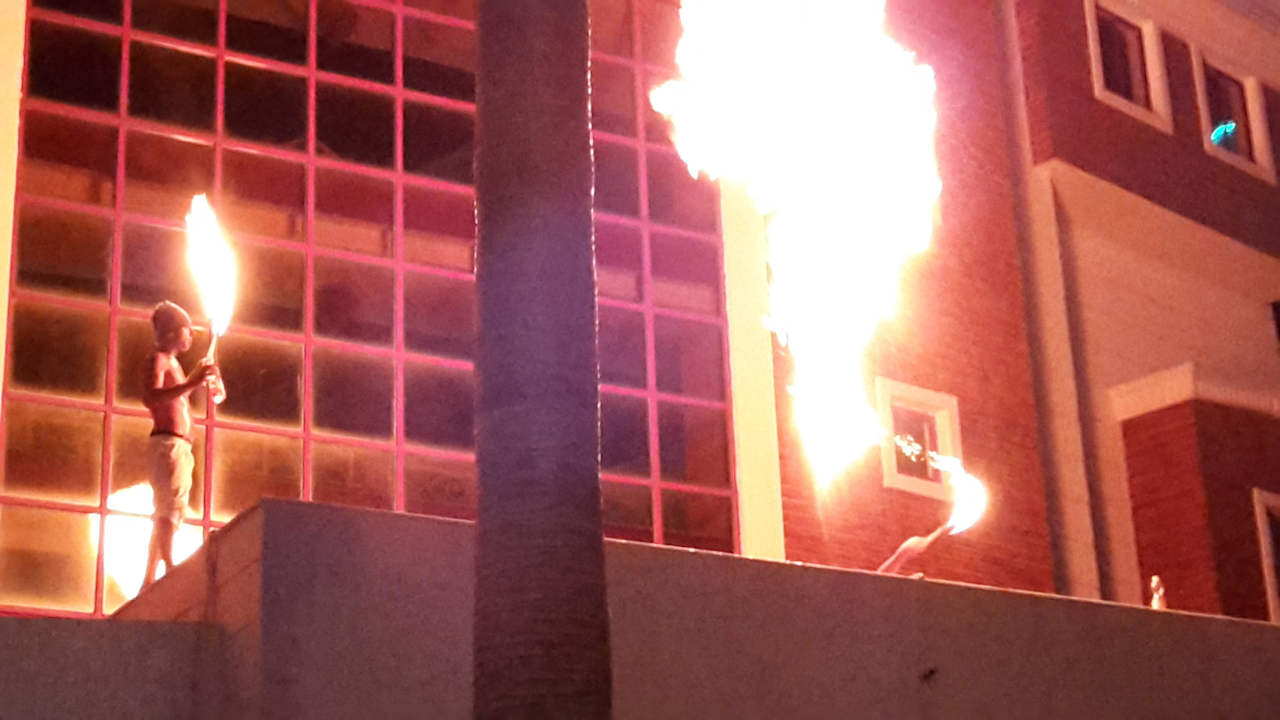 Feuershow mit Ciko und Ender Side Royal Paradise Hotel
