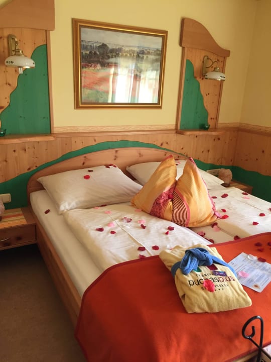 Unser Zimmer sehr liebevoll gerichtet Thermenhof PuchasPLUS Loipersdorf