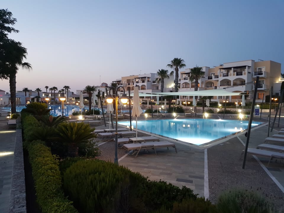 Pool Neptune Luxury Resort