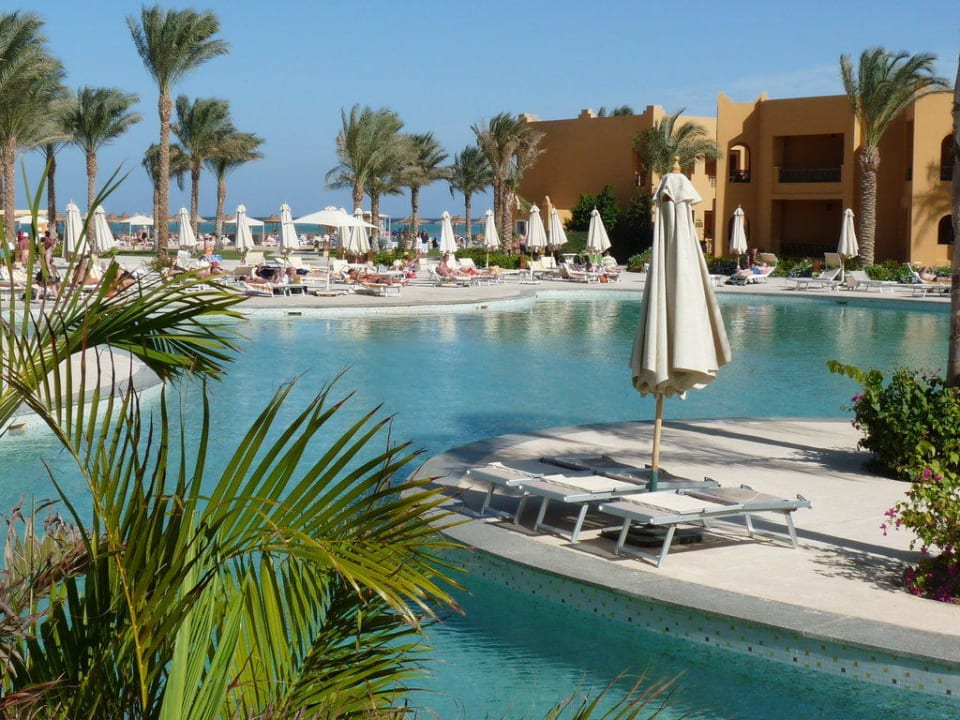 Großer Pool mit Wasserfall Stella Beach Resort & Spa Makadi Bay