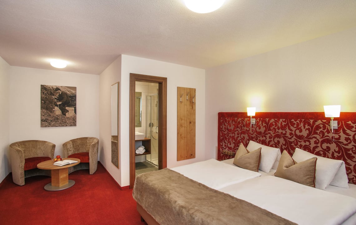 Doppelzimmer Hotel Garni Chasa Sulai