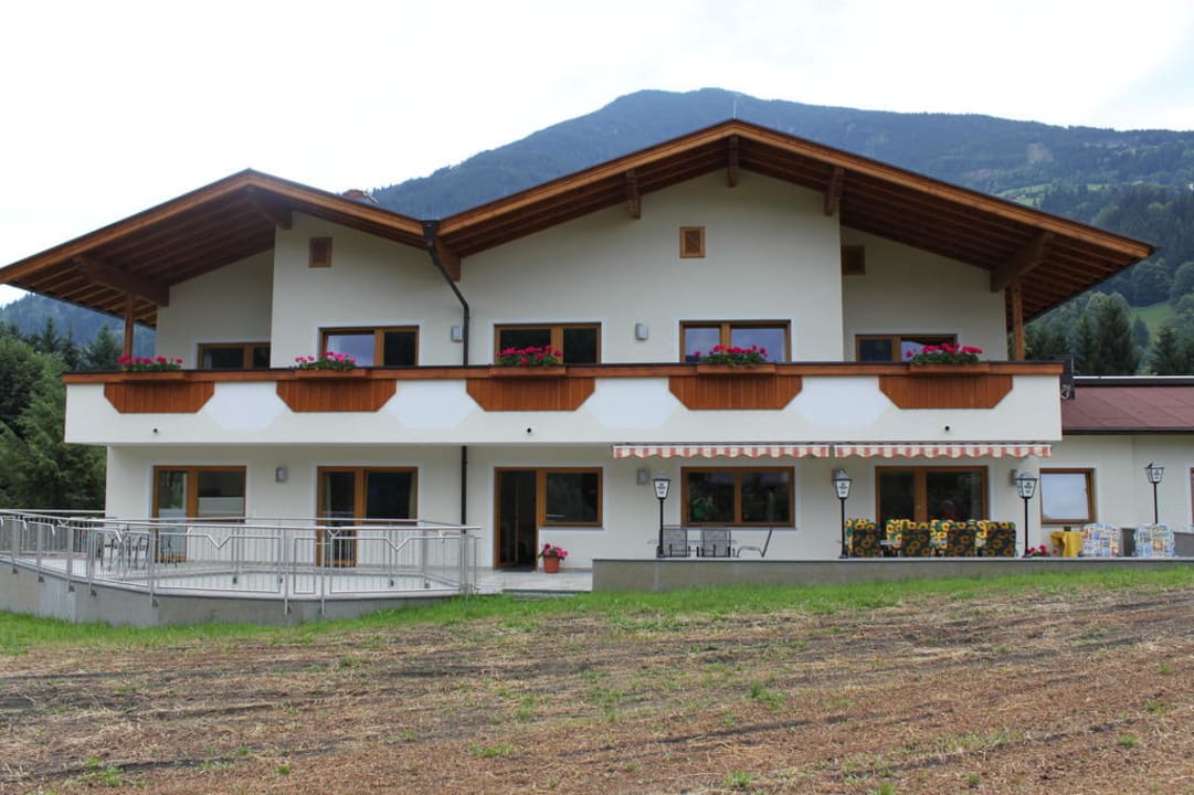 Zimmer mit Balkon und Terrasse Ferienhaus Zillertal