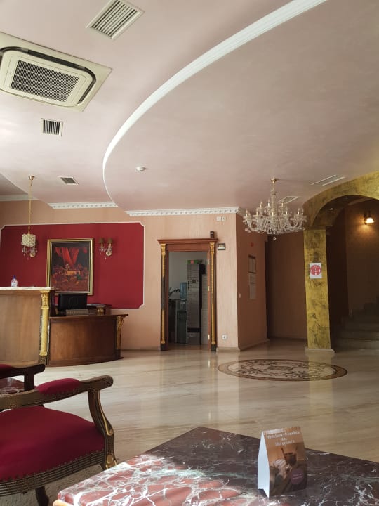 Lobby Kristel Hotel