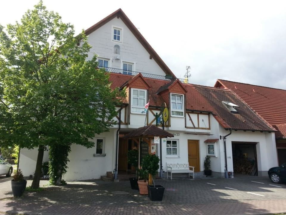 Eingangsbereich/ Gibel = FeWo 1 Hotel Pension Am Engelsberg