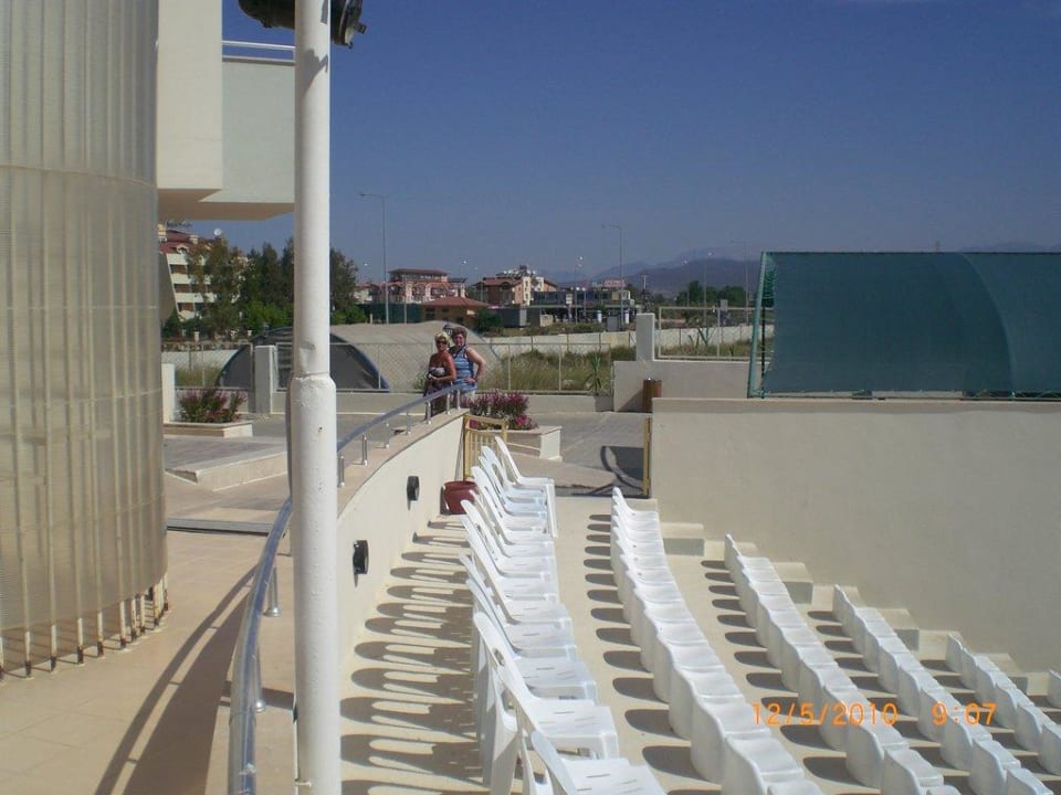 Theater Side Breeze Hotel