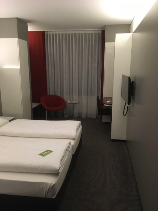 Zimmer Vienna House Easy by Wyndham Stuttgart
