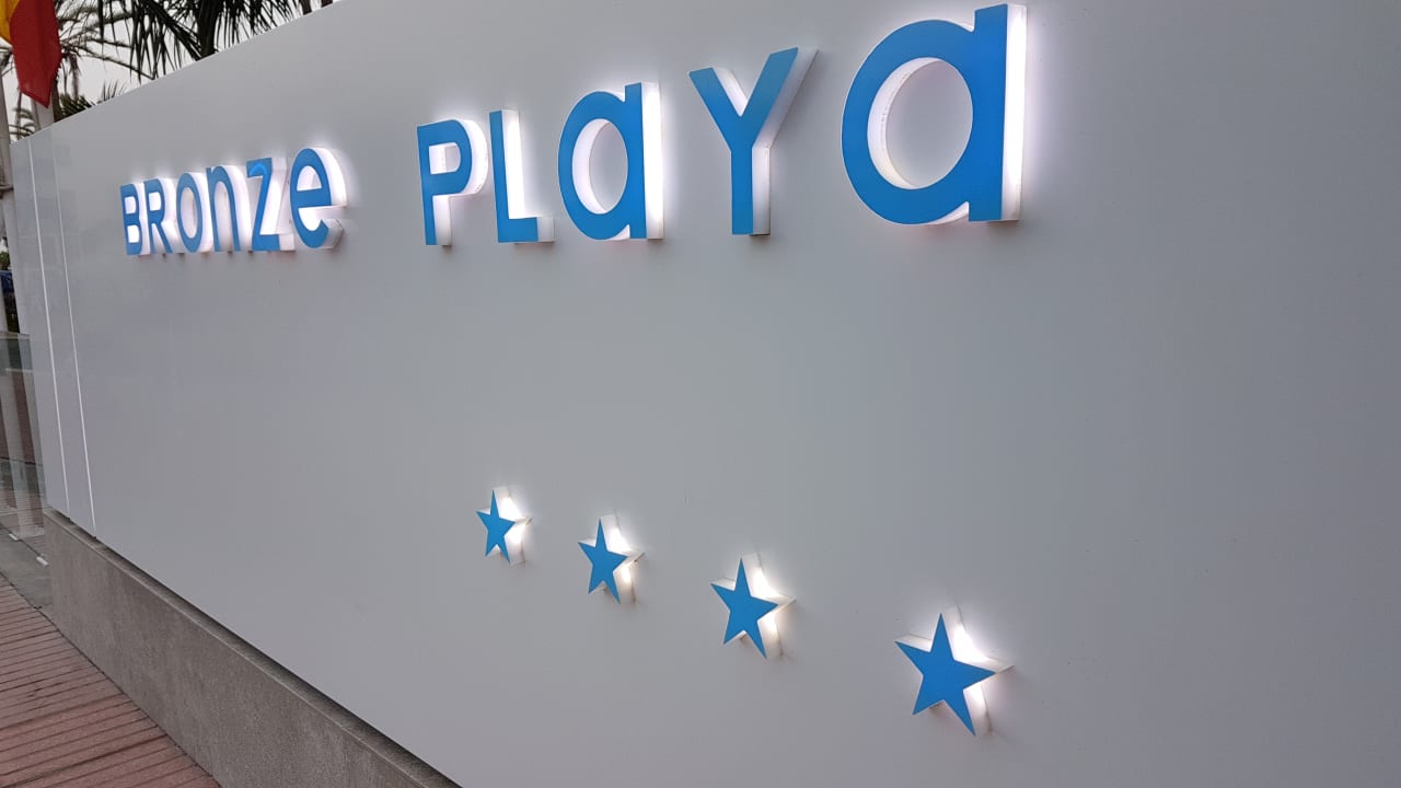 Außenansicht alltoura Club Hotel Akeah Broncemar