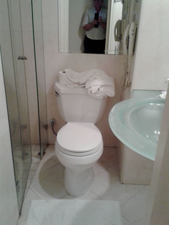 Bathroom room 904 Hotel Jerusalem Gold