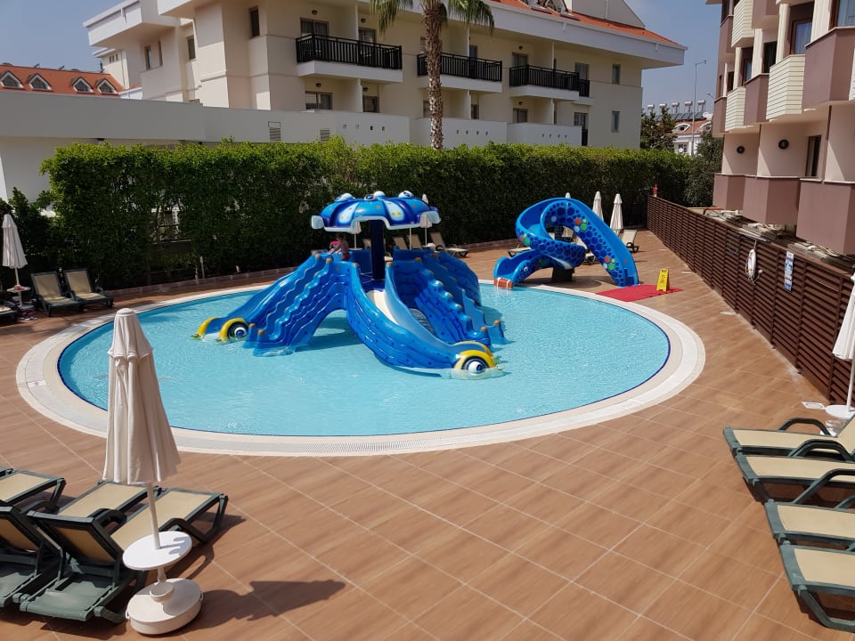 Kinderpool Hane Family Resort