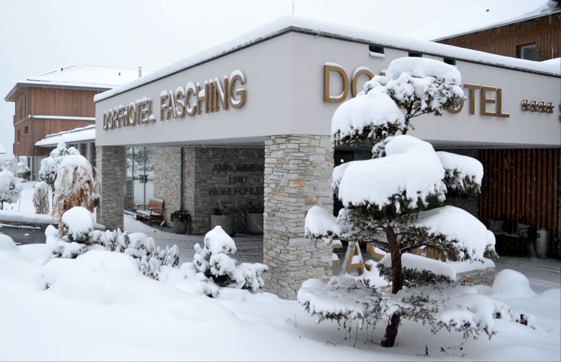 Außenansicht Dorfhotel Fasching
