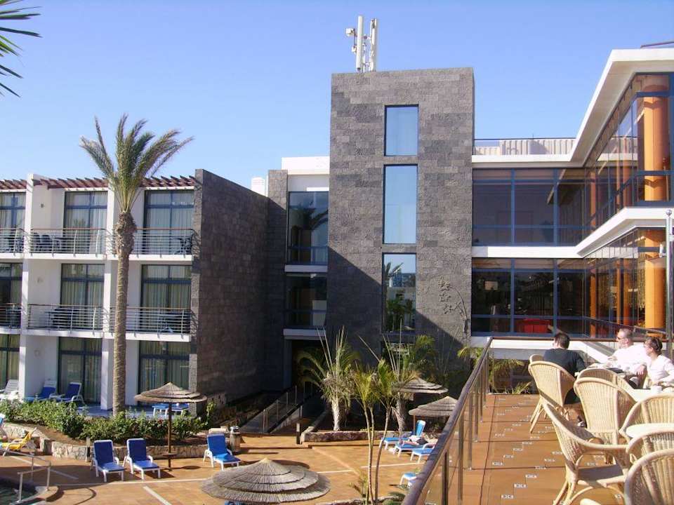 Terrasse& Teil des Hotelkomplexes Hotel Mirador Papagayo by LIVVO