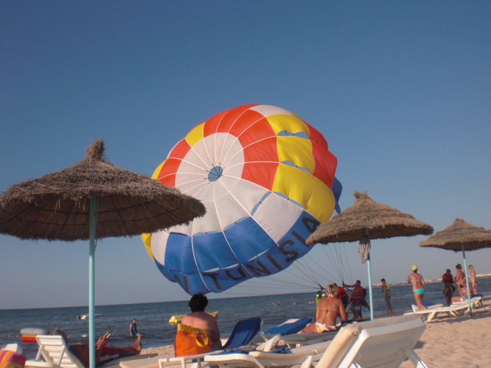 Spadochrony Hotel Amir Palace