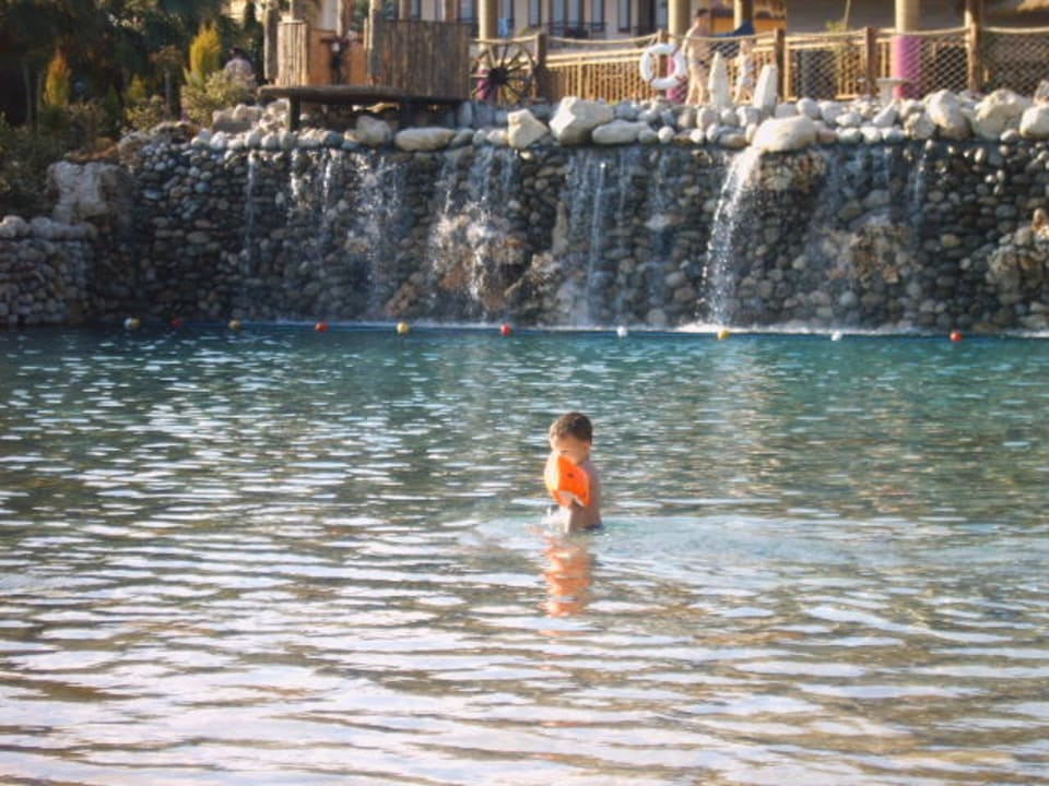 Wave Pool Club Grand Side