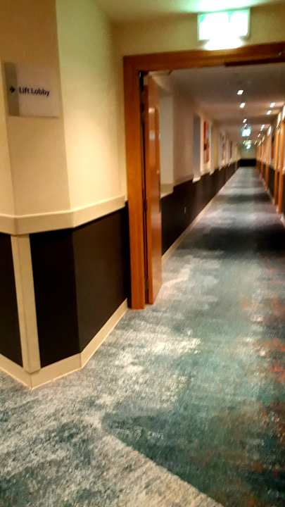 Zimmer Holiday Inn Express Dubai Airport