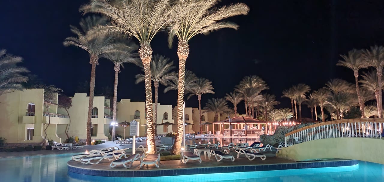 Pool Palm Beach Resort