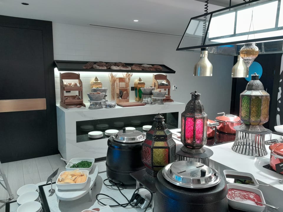 Gastro Rose Rayhaan by Rotana