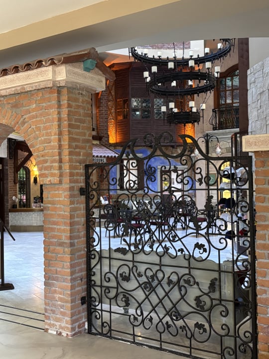 Lobby Hotel Thalia Unique