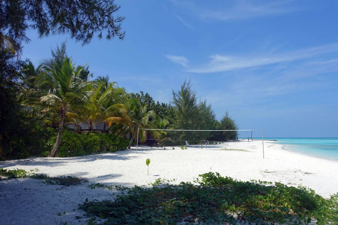 Volleyballfeld an der Ostseite Summer Island Maldives
