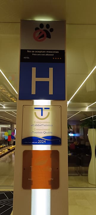 Außenansicht alltoura Club Hotel Akeah Broncemar