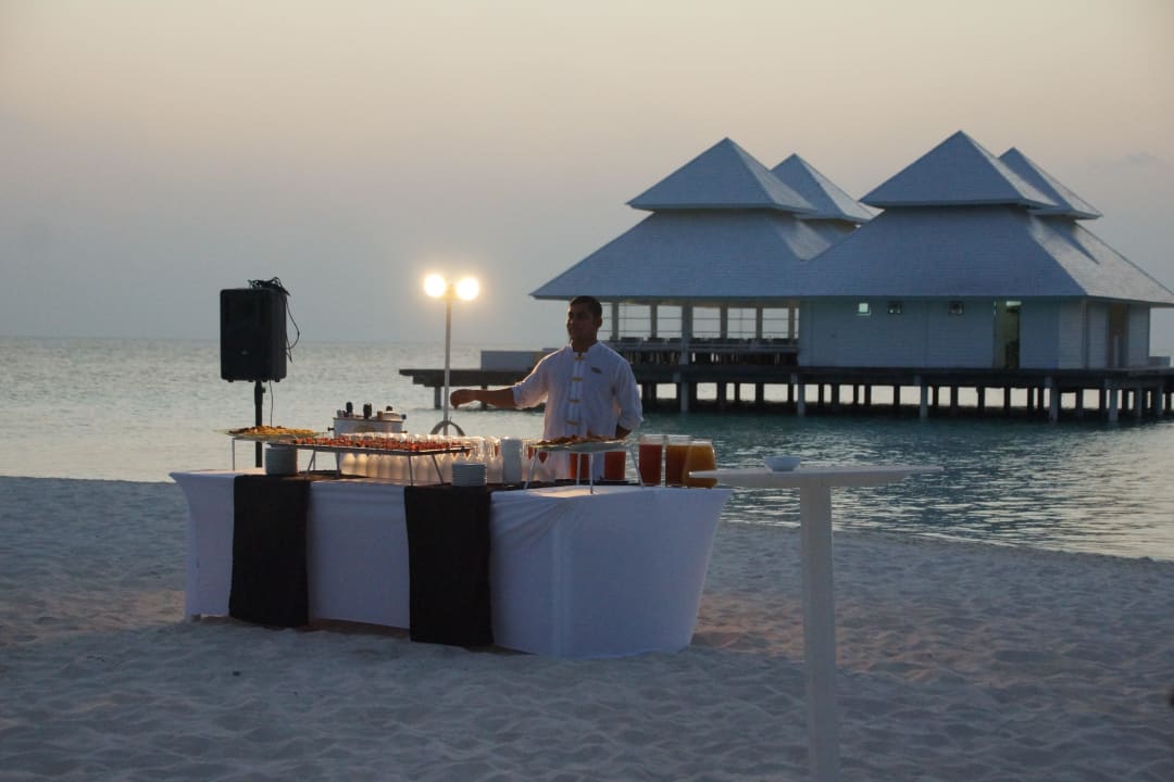 Cocktailabend am Strand ananea Diamonds Athuruga
