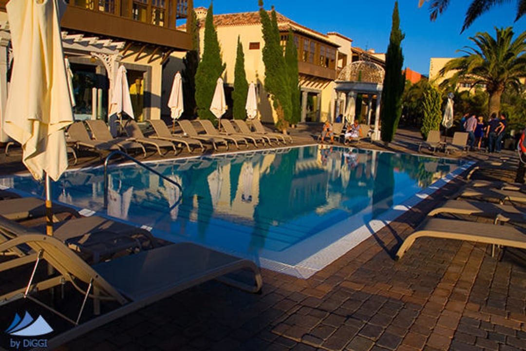 Pool beim Plaza Lopesan Villa del Conde Resort & Thalasso
