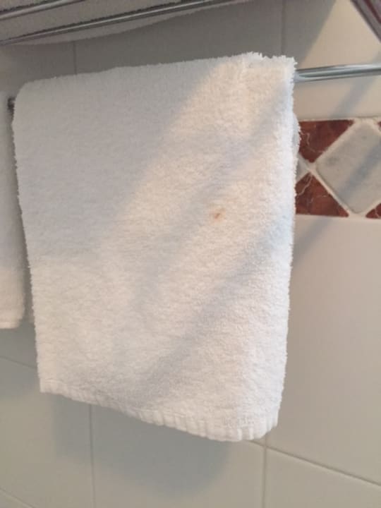 Handtücher leider teilweise nicht sauber Ariotto Village