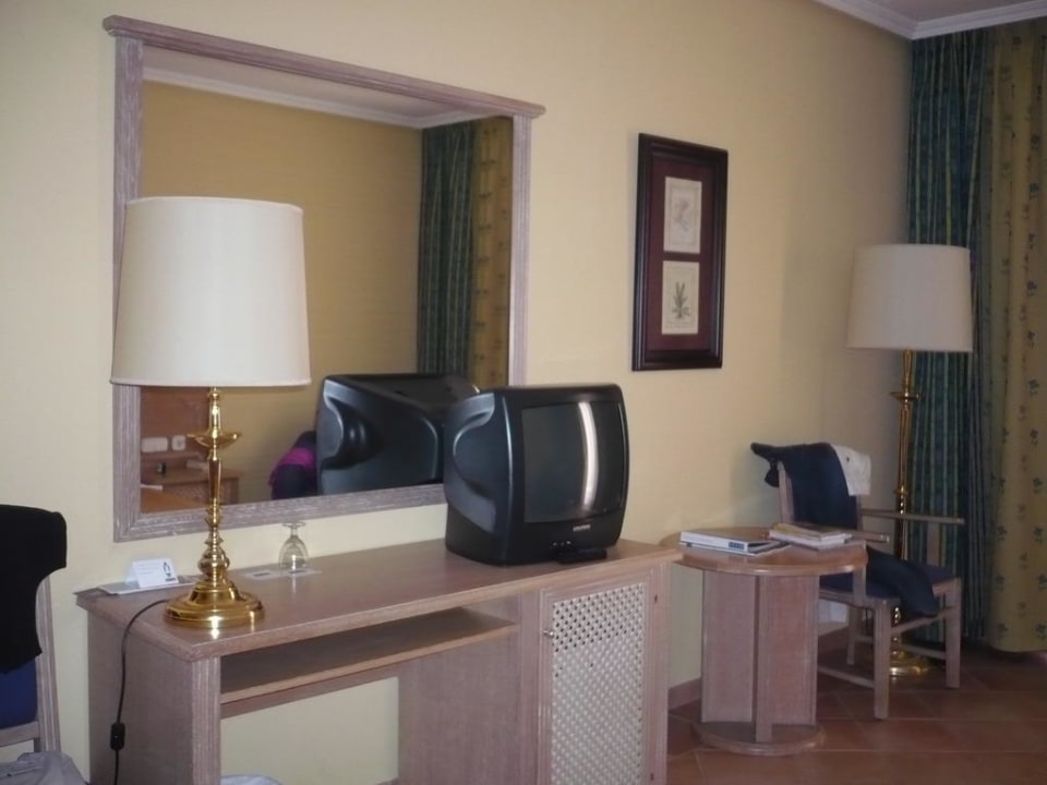 Kleiner Schreibtisch - Fernseher H10 Playa Esmeralda - Adults only