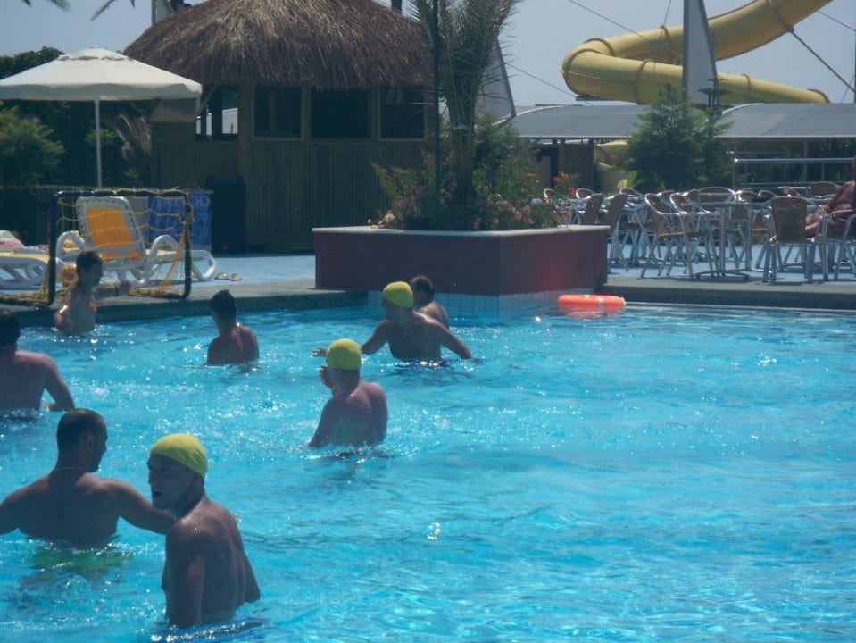 Beim Wasserball spielen; wir haben gewonnen Hotel Delphin Diva