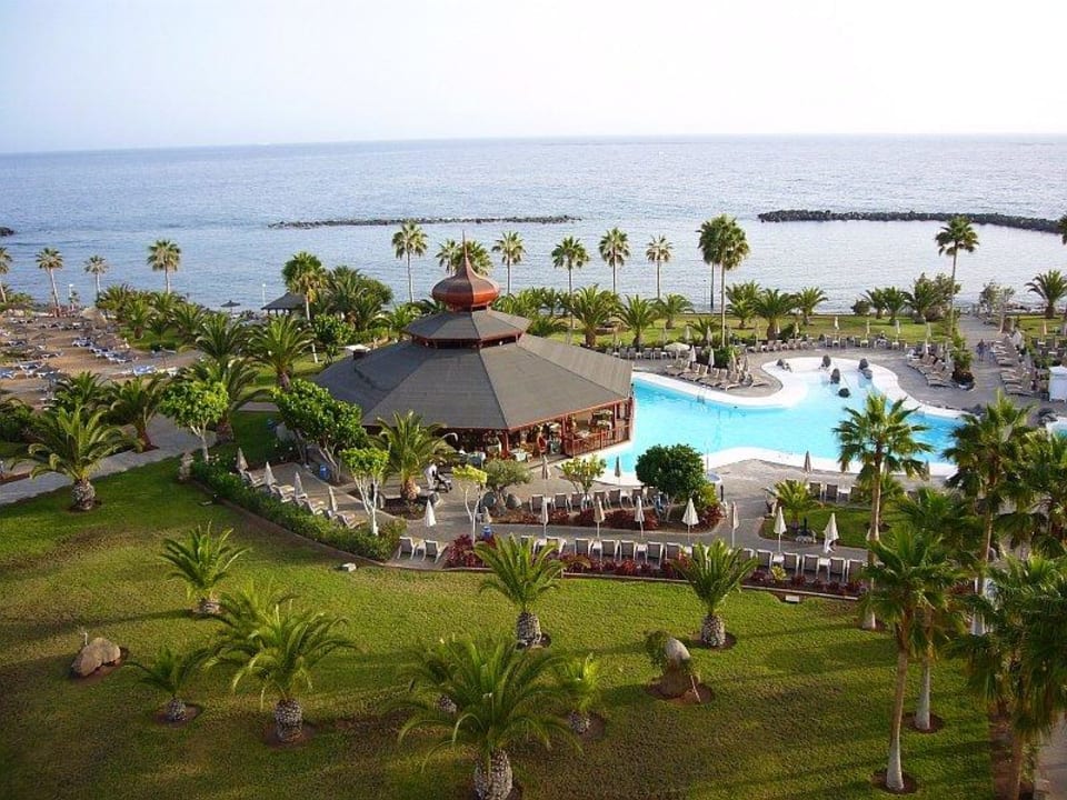 Blick von der Terrasse auf den Pool Hotel Riu Palace Tenerife