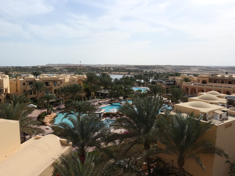 Blick vom Turm auf die Anlage Steigenberger Coraya Beach - Adults only