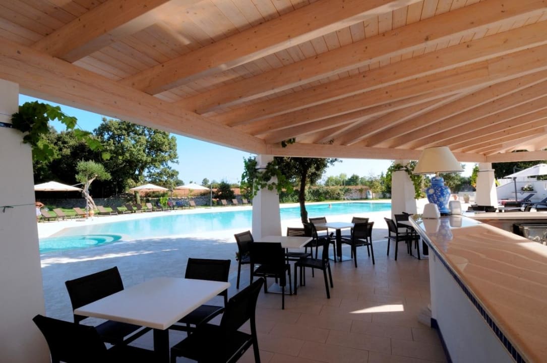 Brunch in Piscina Hotel Masseria Chiancone Torricella